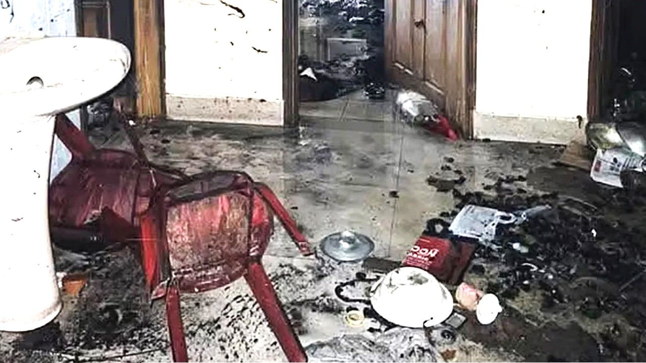 রান্নাঘরে গ্যাস জমে ভয়াবহ বিস্ফোরণ শিশুসহ দগ্ধ ৯