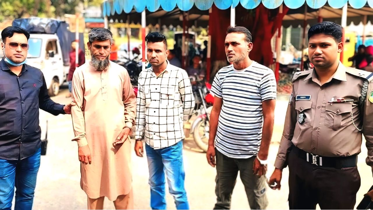 গৌরনদীতে স্ত্রীকে দিয়ে হানিট্র্যাপের অভিযোগে গ্রেপ্তার ৩