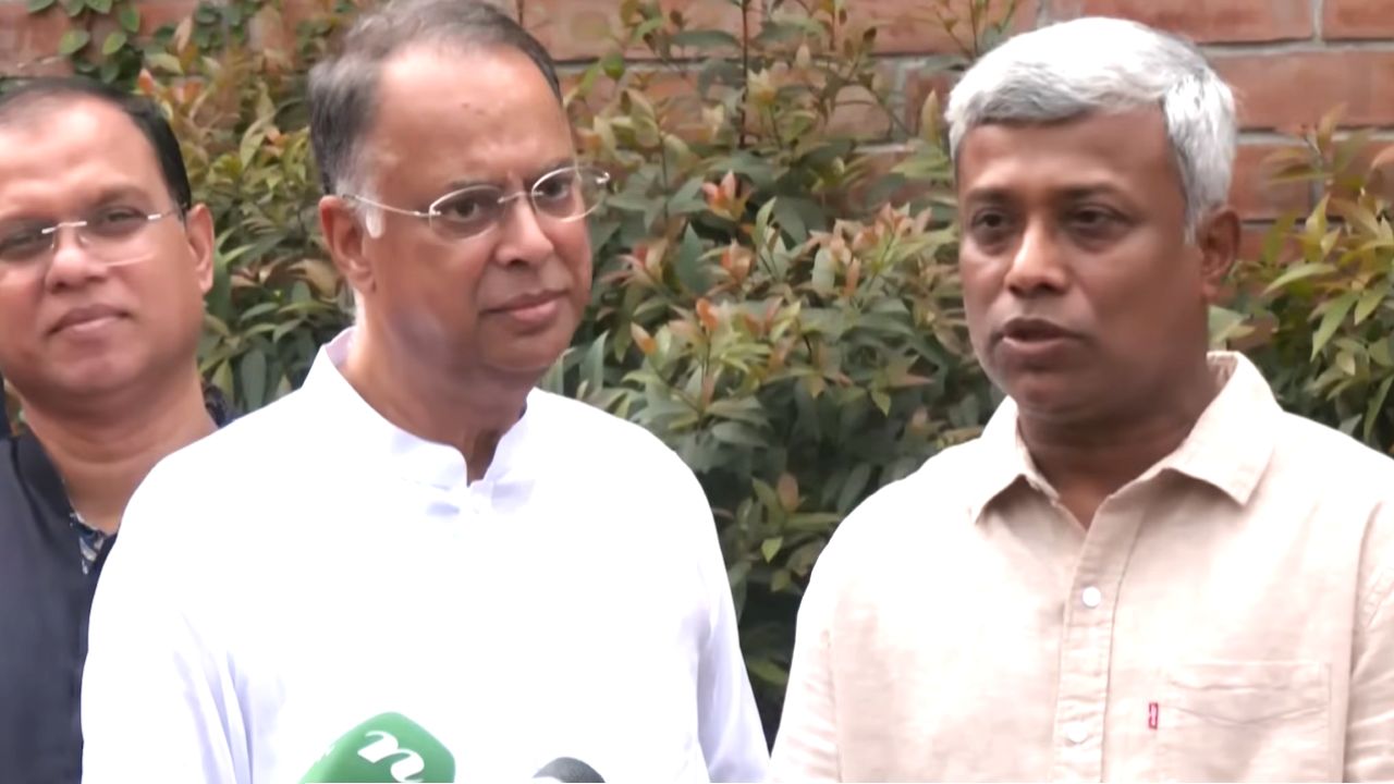 তেলের সংকট নেই, আরও দুটি ভেসেল আসছে: জ্বালানি মন্ত্রী