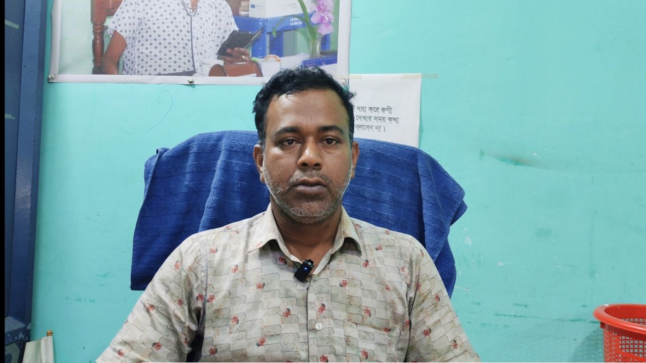 পরিবারের অভিযোগ নেই, বরিশাল হাসপাতালের ছাড়পত্রও মিলেছে , তবুও আমি অপপ্রচারের শিকার: পল্লী ডাক্তার সুজন সরকার
