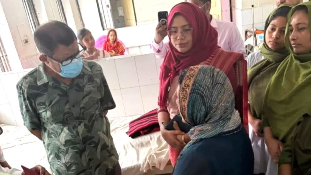 হাসপাতাল পরিদর্শনে গিয়ে আবারও চিকিৎসকদের পেলেন না স্বাস্থ্য মন্ত্রী