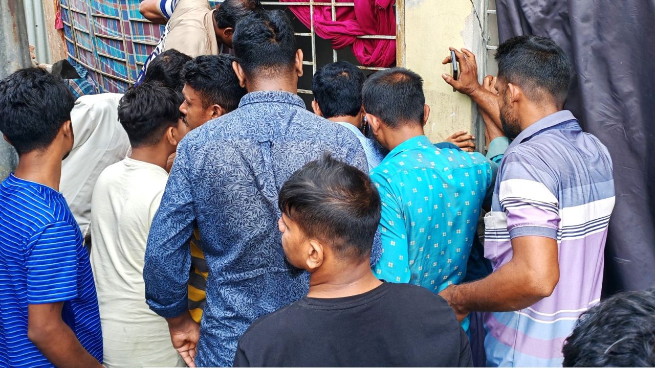 ফেসবুকের ছবিতে দাম্পত্য দ্বন্দ্ব, শেষ হলো রাজমিস্ত্রির জীবন