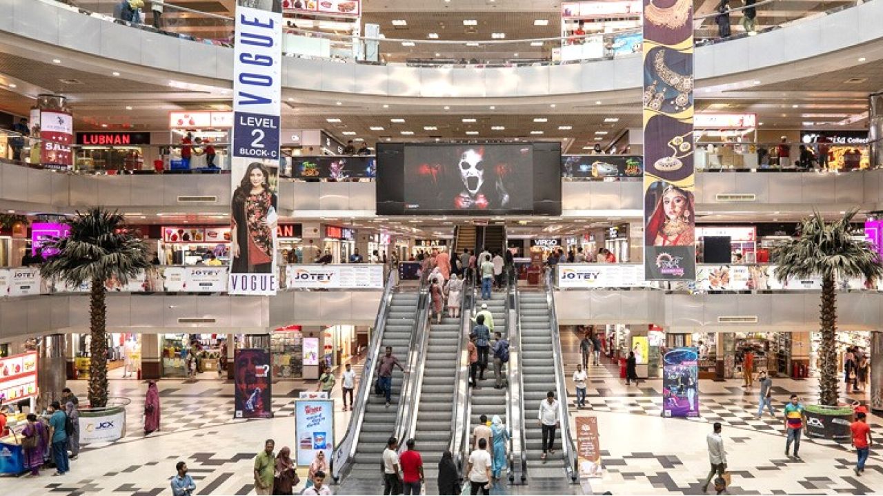 রাত ৮টার মধ্যে সারা দেশে দোকান-শপিংমল বন্ধের সিদ্ধান্ত