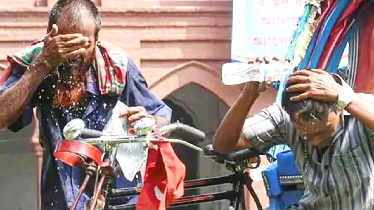 ঢাকায় তাপমাত্রা ৩৬ ডিগ্রি ছুঁয়েছে, বাড়ছে ভ্যাপসা গরমে অস্বস্তি