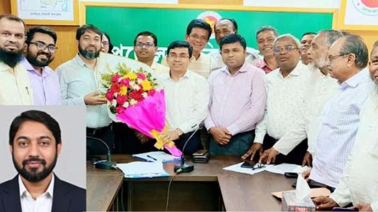 পদোন্নতিপ্রাপ্ত প্রকৌশলী অহিদুর রহমানকে গৌরনদীতে ফুলেল শুভেচ্ছা