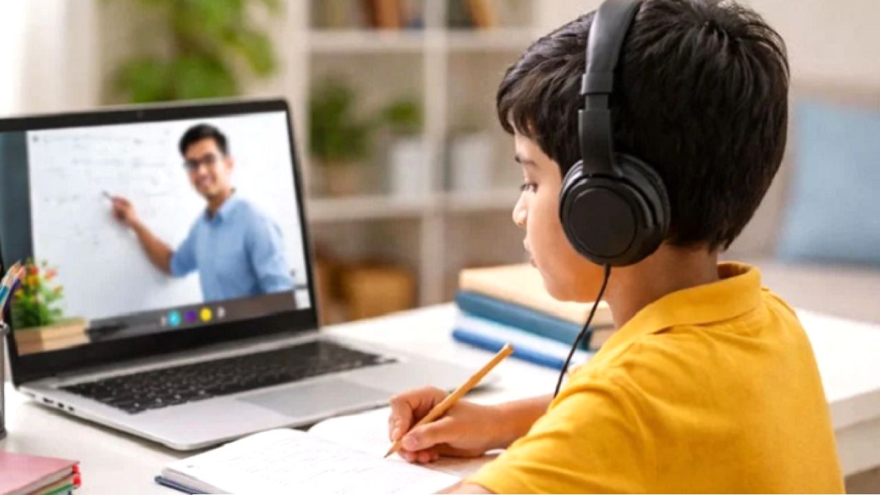 জ্বালানি সংকটে শিক্ষাপ্রতিষ্ঠানে পরীক্ষামূলক অনলাইন ক্লাস শুরু