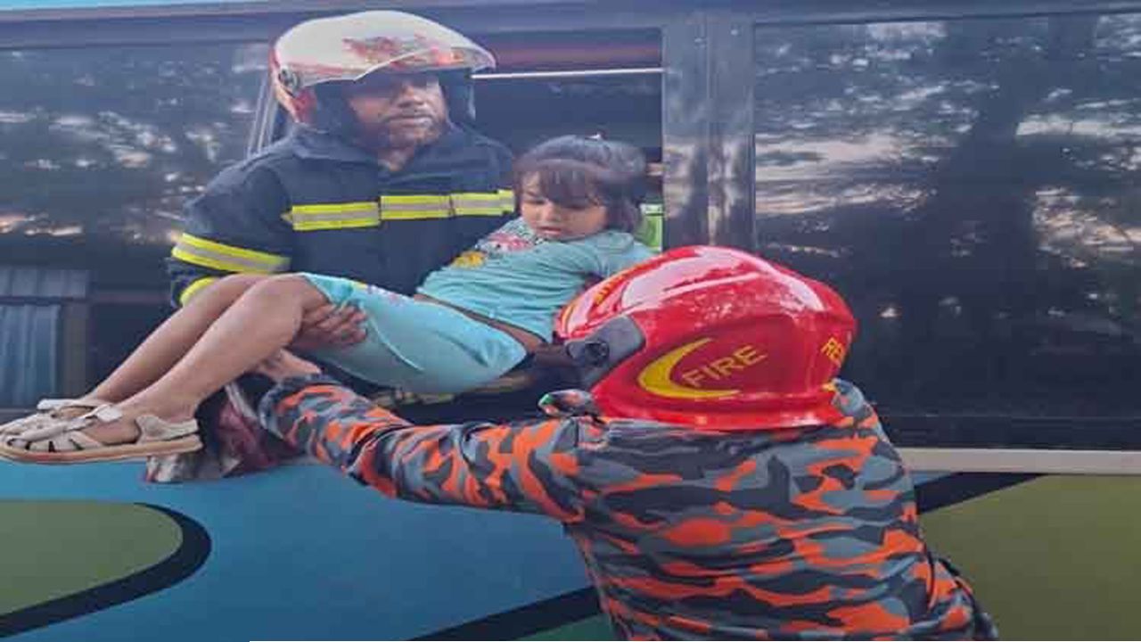 গৌরনদীতে বাস-পিকআপ সংঘর্ষে আহত ১৪