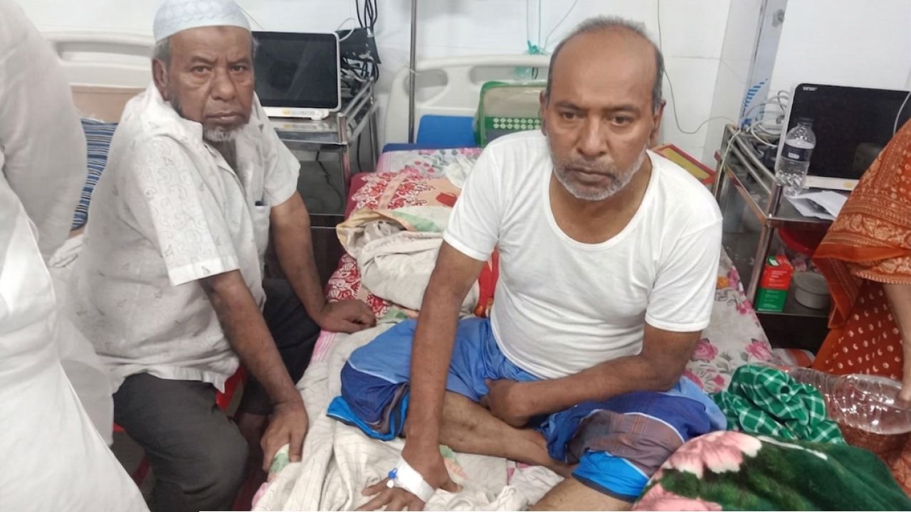 ভারতে চিকিৎসাধীন বিএনপি নেতা জাকির সরদারের সুস্থতা কামনায় ৫ মসজিদে দোয়া মাহফিল