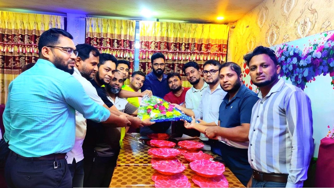 গৌরনদী উপজেলা ফারিয়ার নবগঠিত কমিটিকে ফুলের শুভেচ্ছা