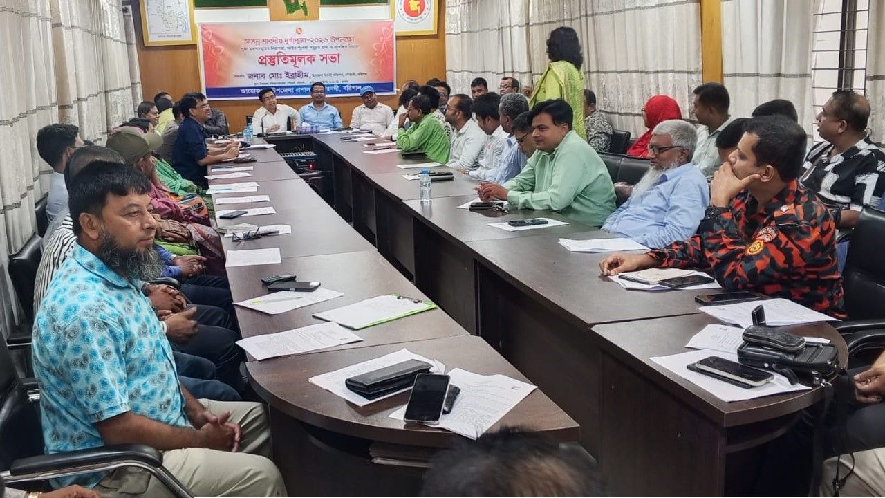 দুর্গাপূজা ঘিরে গৌরনদীতে প্রশাসনের প্রস্তুতি জোরদার, নিরাপত্তায় বিশেষ নজর